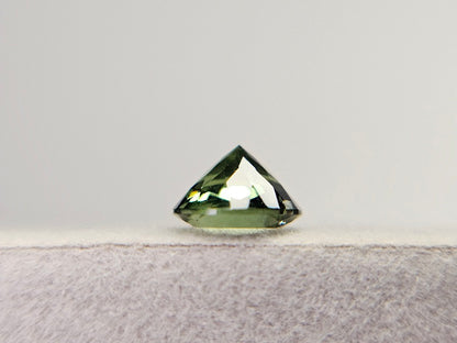 MLD-4　モルダバイト　0.99ct