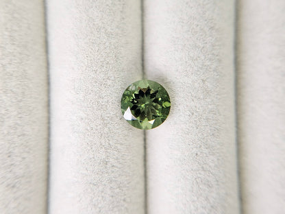 MLD-4　モルダバイト　0.99ct