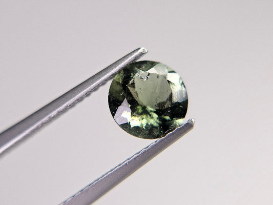 MLD-5　モルダバイト　0.98ct