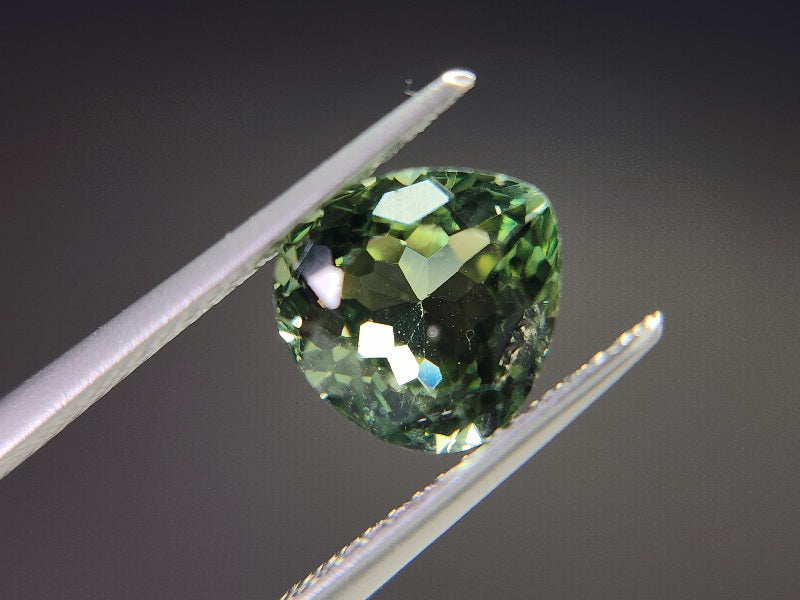 gAP-2　グリーンアパタイト（マダガスカル産）　2.35ct