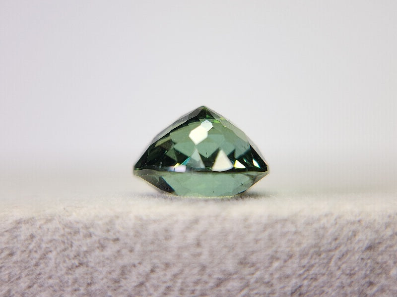 gAP-2　グリーンアパタイト（マダガスカル産）　2.35ct