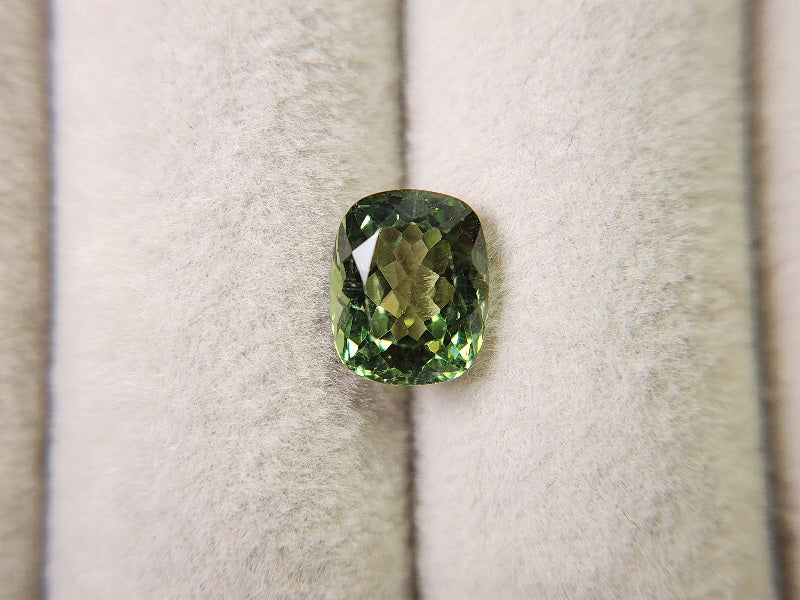 gAP-4　グリーンアパタイト（マダガスカル産）　2.16ct
