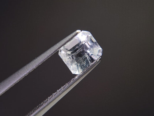 POL-1　ポルーサイト（カナダ産）　　0.89ct