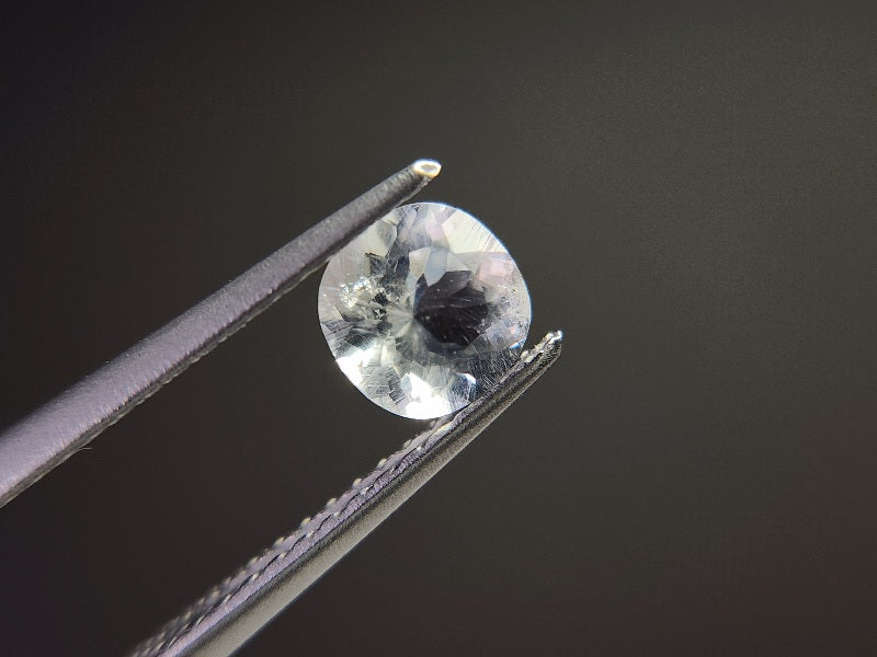 POL-5　ポルーサイト（カナダ産）　0.57ct
