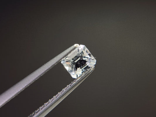 POL-6　ポルーサイト（カナダ産）　0.35ct