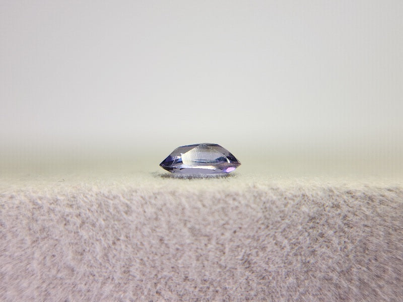 IO-6　アイオライト　0.18ct