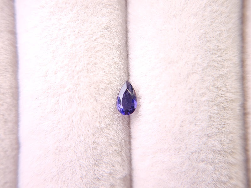 IO-8　アイオライト　0.16ct