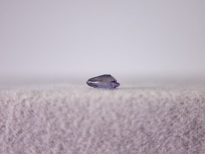 IO-9　アイオライト　0.15ct