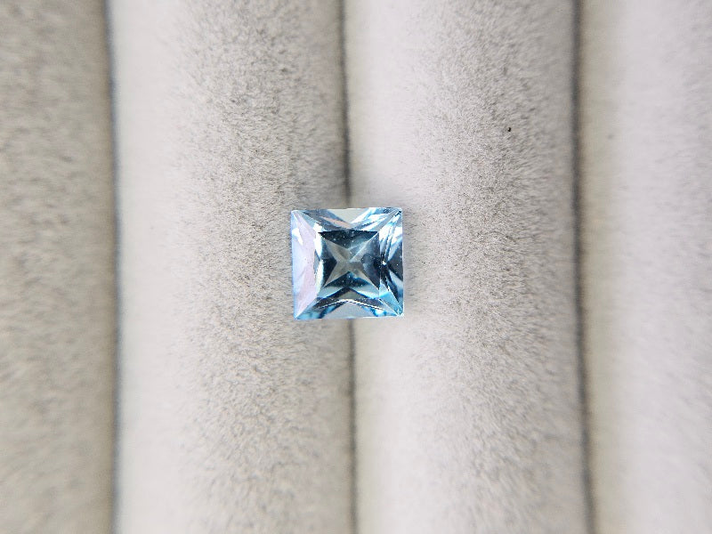 bl-TO-23　ブルートパーズ　1.51ct