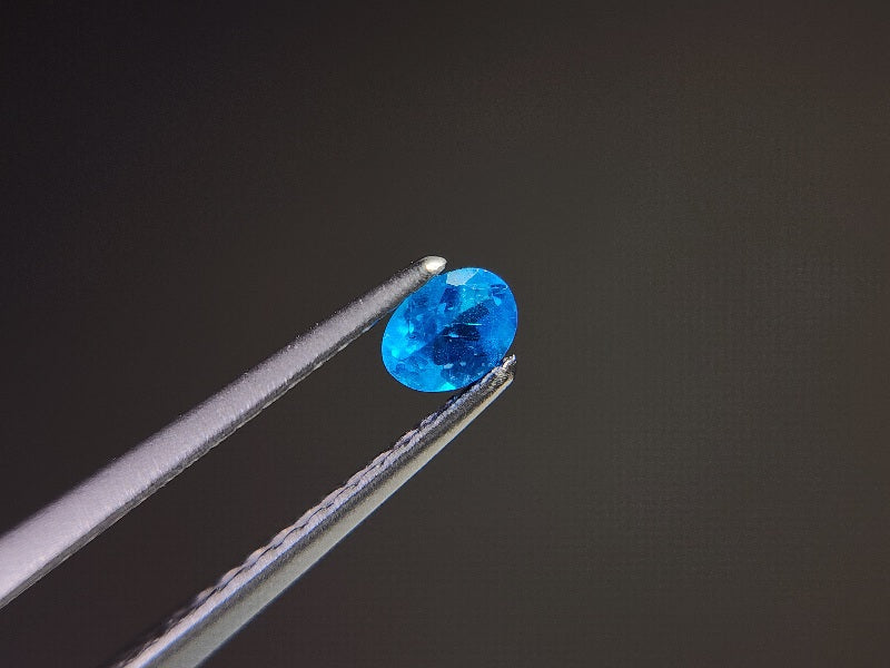 nbl-AP-18　ネオンブルーアパタイト　0.18ct