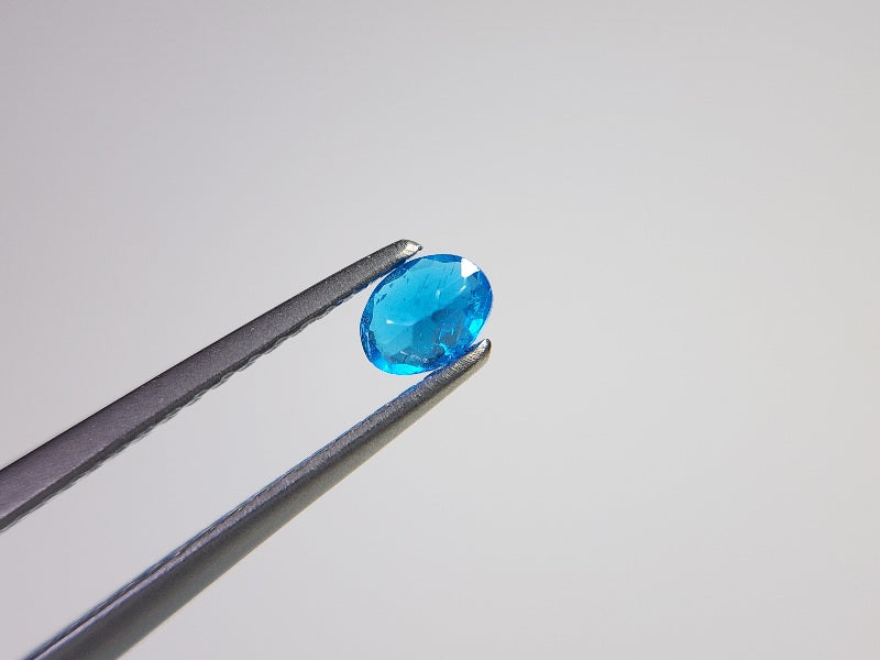 nbl-AP-18　ネオンブルーアパタイト　0.18ct