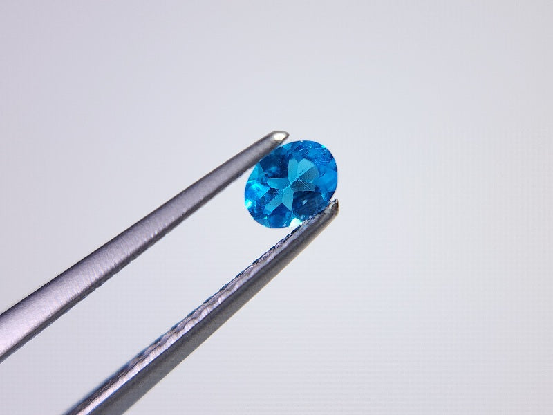nbl-AP-19　ネオンブルーアパタイト　0.18ct