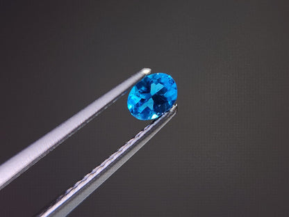 nbl-AP-19　ネオンブルーアパタイト　0.18ct