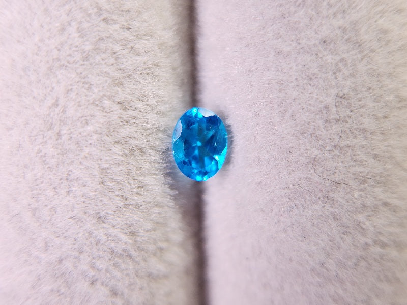nbl-AP-19　ネオンブルーアパタイト　0.18ct