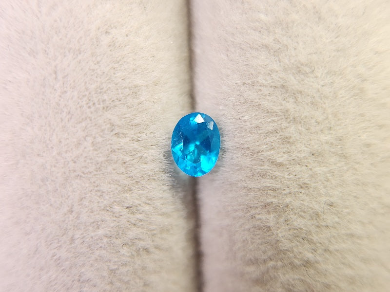 nbl-AP-20　ネオンブルーアパタイト　0.18ct