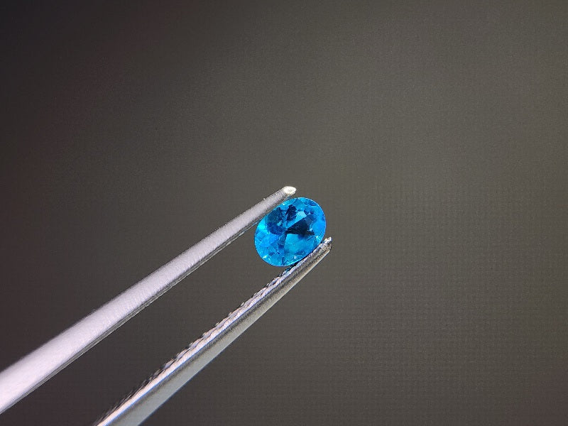 nbl-AP-21　ネオンブルーアパタイト　0.18ct