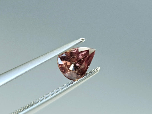 ccGA-10　カラーチェンジガーネット　0.71ct