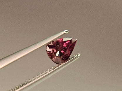 ccGA-10　カラーチェンジガーネット　0.71ct