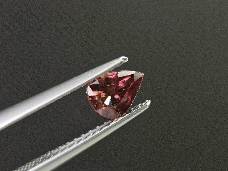 ccGA-10　カラーチェンジガーネット　0.71ct