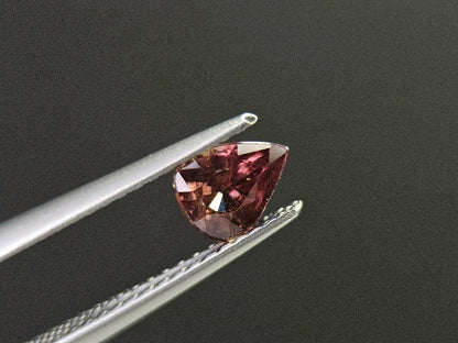 ccGA-10　カラーチェンジガーネット　0.71ct