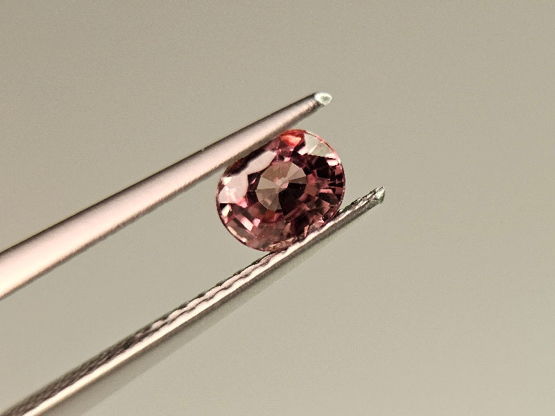 ccGA-12　カラーチェンジガーネット　0.67ct