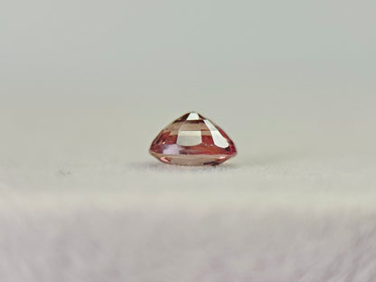 ccGA-12　カラーチェンジガーネット　0.67ct