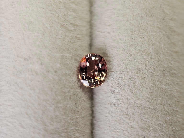 ccGA-12　カラーチェンジガーネット　0.67ct
