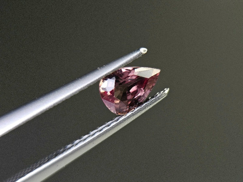 ccGA-16　カラーチェンジガーネット　0.57ct