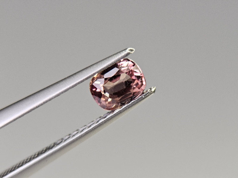 ccGA-17　カラーチェンジガーネット　0.57ct