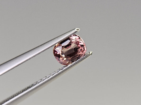 ccGA-17　カラーチェンジガーネット　0.57ct