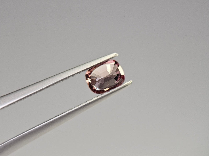 ccGA-17　カラーチェンジガーネット　0.57ct