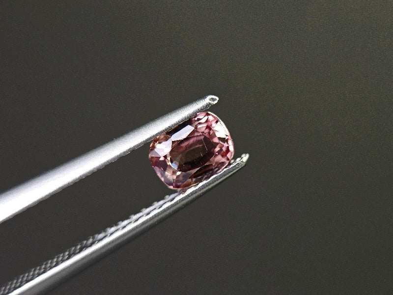 ccGA-17　カラーチェンジガーネット　0.57ct