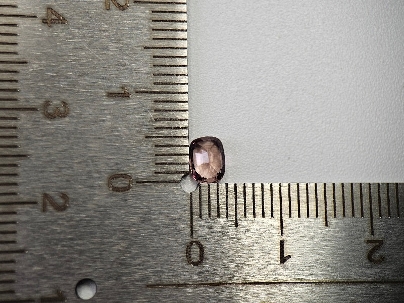 ccGA-17　カラーチェンジガーネット　0.57ct
