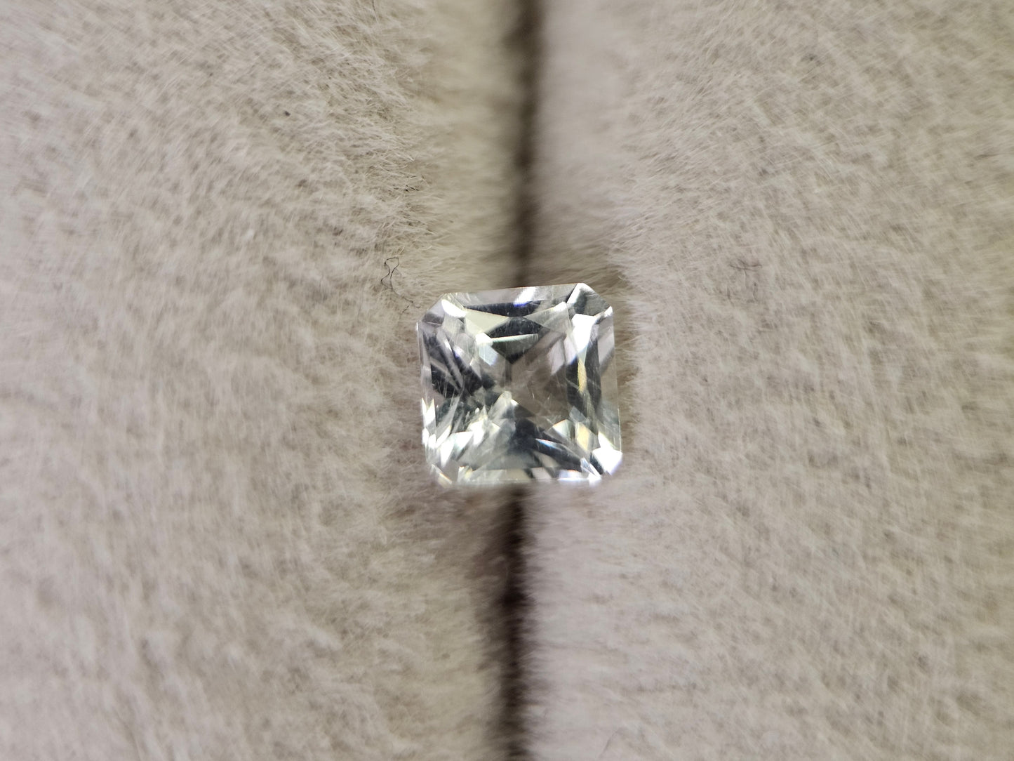 PHN-2　フェナカイト　0.42ct