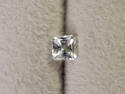 PHN-2　フェナカイト　0.42ct