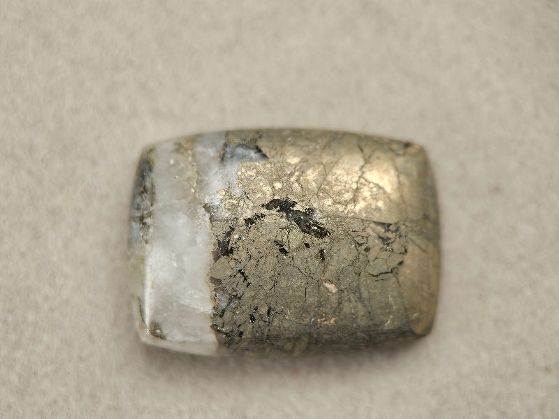 IPY-3　アイスパイライト　20.67ct