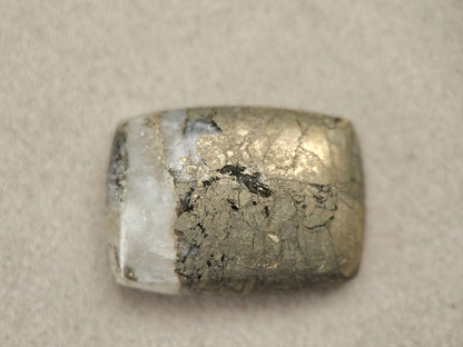 IPY-3　アイスパイライト　20.67ct