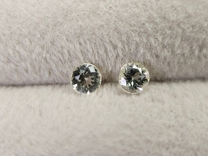 SET2-yeAP-5　イエローアパタイト２石セット　計0.37ct