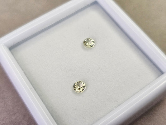 SET2-yeAP-5　イエローアパタイト２石セット　計0.37ct