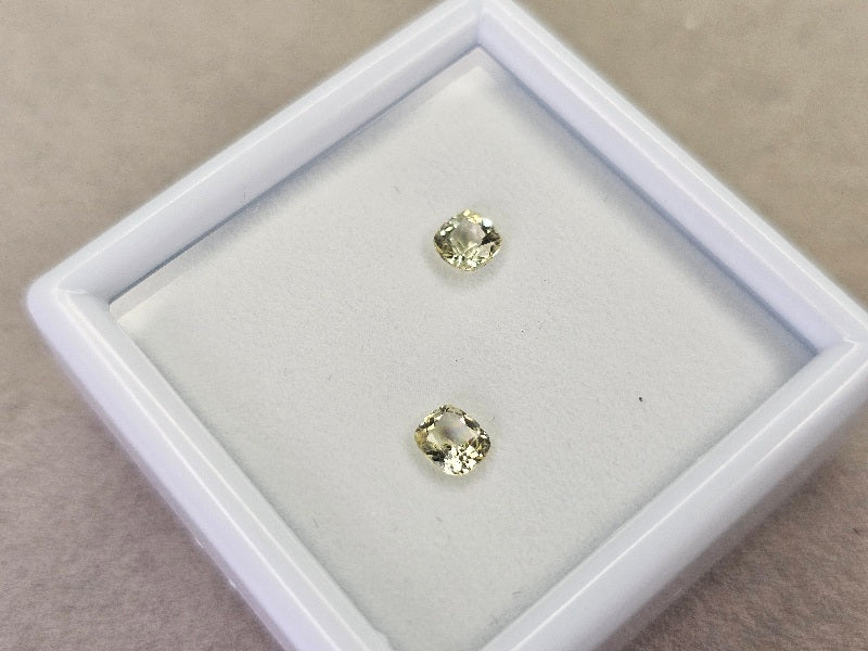 SET2-yeAP-12　イエローアパタイト２石セット　計0.67ct