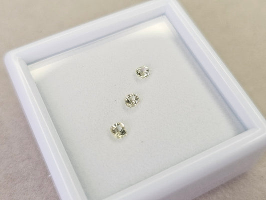 SET3-yeAP-14　イエローアパタイト３石セット　計0.38ct