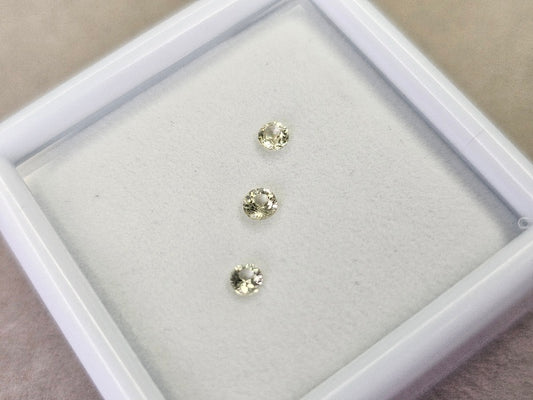 SET3-yeAP-15　イエローアパタイト３石セット　計0.34ct