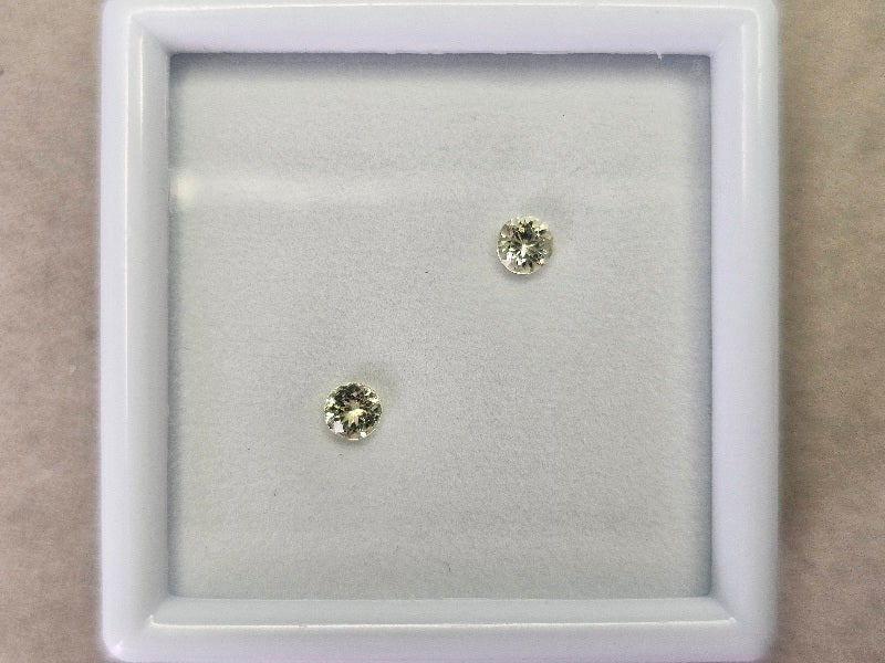 SET2-yeAP-5　イエローアパタイト２石セット　計0.37ct