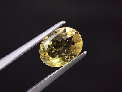 ye-AP-12　イエローアパタイト※欠けあり※　1.48ct