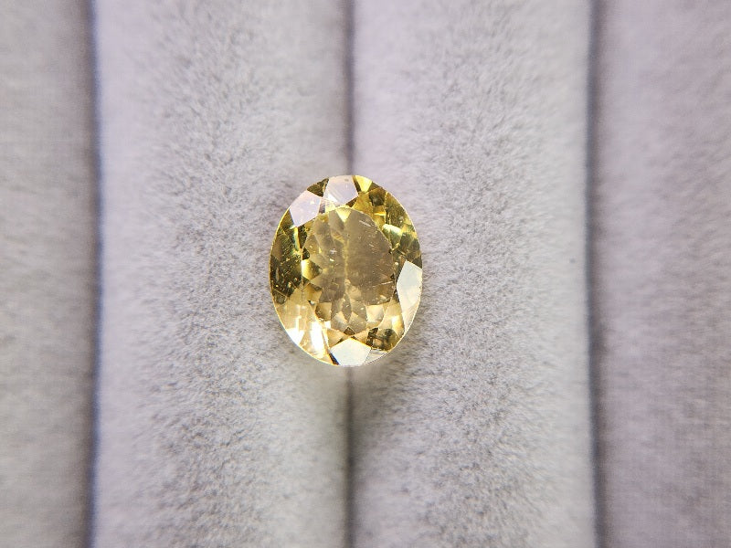 ye-AP-6　イエローアパタイト　2.57ct