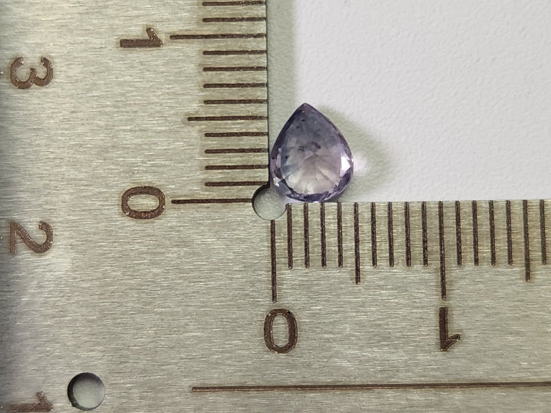 SA-88　蛍光！サファイア　0.76ct
