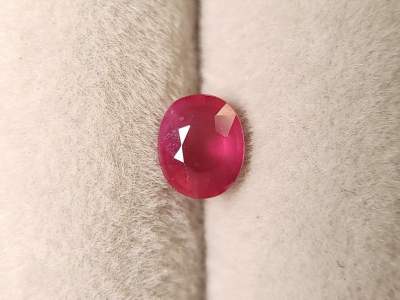 SA-90　蛍光！サファイア　0.71ct