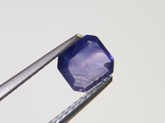 SA-91　蛍光！サファイア　0.70ct