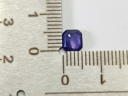 SA-91　蛍光！サファイア　0.70ct