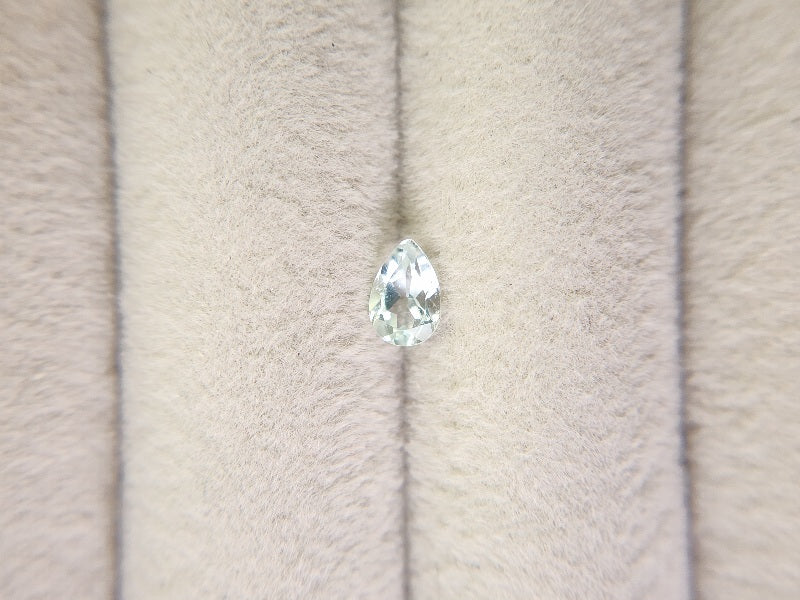 gBE-117　グリーンベリル　0.37ct